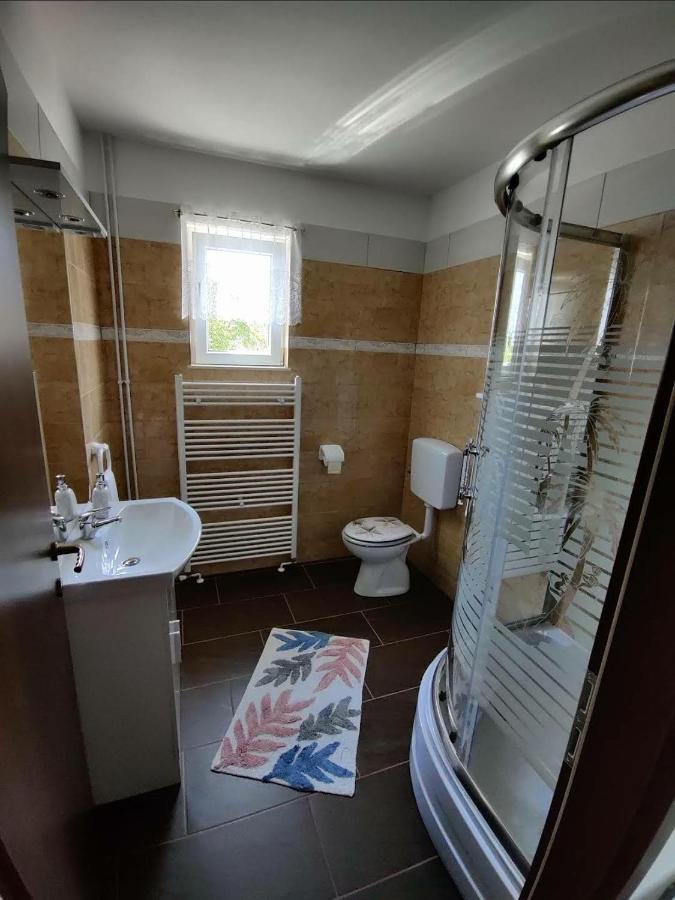 Apartman Niki Lic Экстерьер фото
